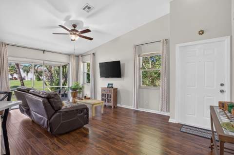 2007 Discovery Circle, Deerfield Beach FL - photo 12 of 28
