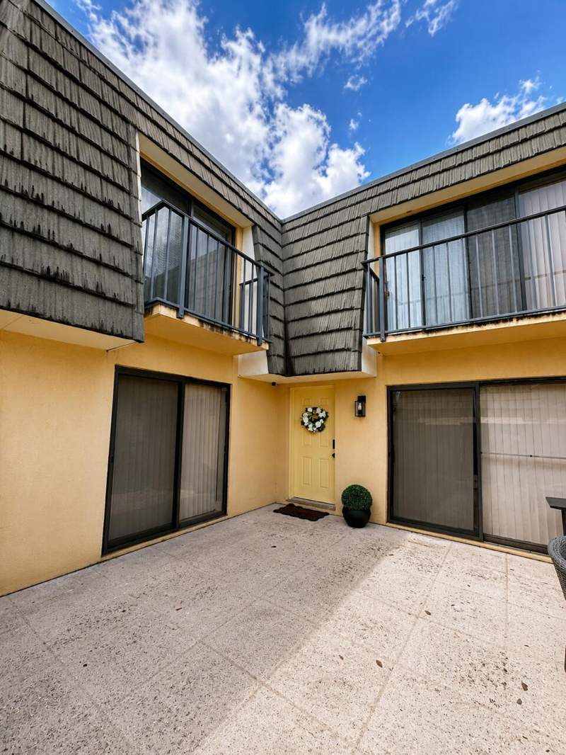 2 bedroom Townhouse at 4207 42nd Way, Village Of Sandalwood Lakes 3, West Palm Beach — photo 4