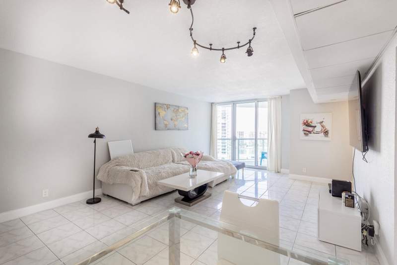 1 bedroom Condominium at 3801 S Ocean Drive #10S, Tides On Hollywood Beach Condo, Hollywood — photo 4