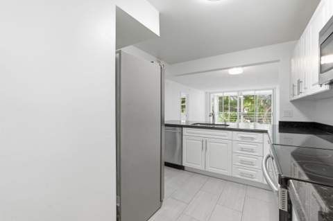 9325 Lagoon Place #405, Davie FL - photo 8 of 43