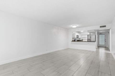 9325 Lagoon Place #405, Davie FL - photo 9 of 43