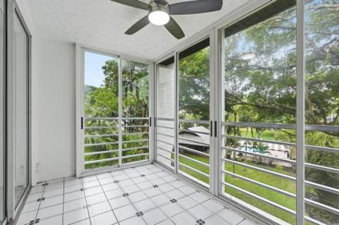 9325 Lagoon Place #405, Davie FL - photo 23 of 43