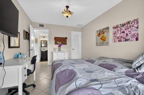 181 Coventry H, West Palm Beach FL - photo 12 of 33