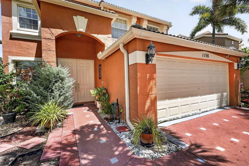 3 bedroom Single Family Residence at 1158 Oakwater Drive, Madison Green 1 Pars A, H And K, Royal Palm Beach — photo 4