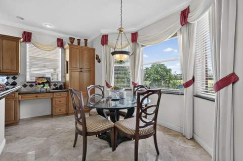 1158 Oakwater Drive, Royal Palm Beach FL - photo 18 of 48