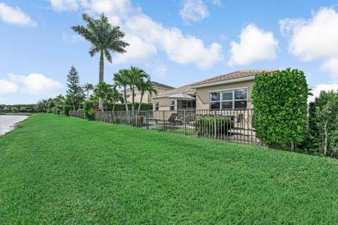 2318 Bellarosa Circle, Royal Palm Beach FL - photo 11 of 67