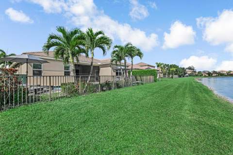 2318 Bellarosa Circle, Royal Palm Beach FL - photo 12 of 67