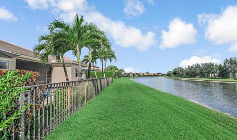 2318 Bellarosa Circle, Royal Palm Beach FL - photo 13 of 67