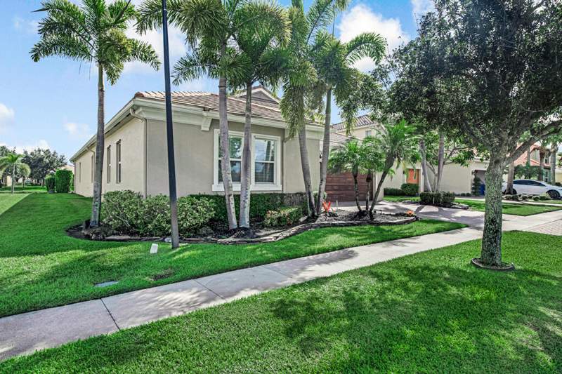 4 bedroom Single Family Residence at 2318 Bellarosa Circle, Portosol, Royal Palm Beach — photo 4