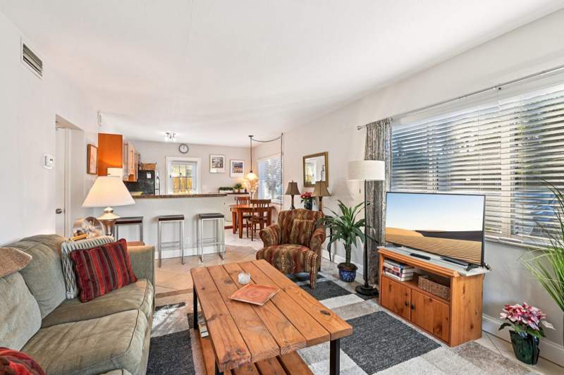 2 bedroom Condominium at 1424 Holly Heights Drive #1, Oasis Falls Condo, Fort Lauderdale — photo 5