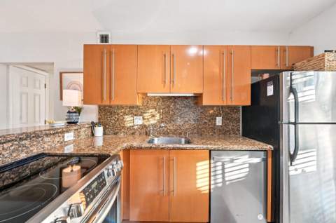 1424 Holly Heights Drive #1, Fort Lauderdale FL - photo 11 of 22