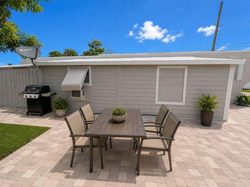 2 bedroom Mobile Home at 11411 SE Federal Highway #55, Hobe Village Mobile Home Park, Hobe Sound — photo 3