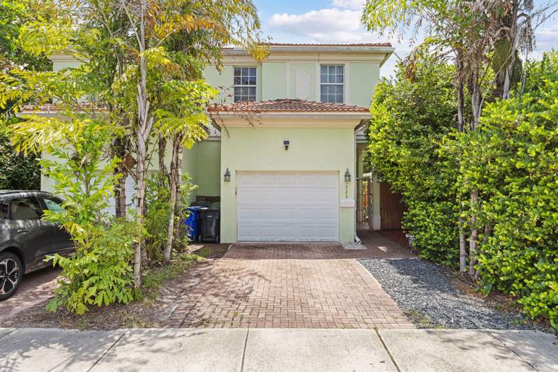 3 bedroom Townhouse at 1323 NE 5th Terrace #1323, Progresso, Fort Lauderdale — photo 3