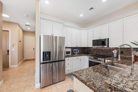 1323 NE 5th Terrace #1323, Fort Lauderdale FL - photo 14 of 58