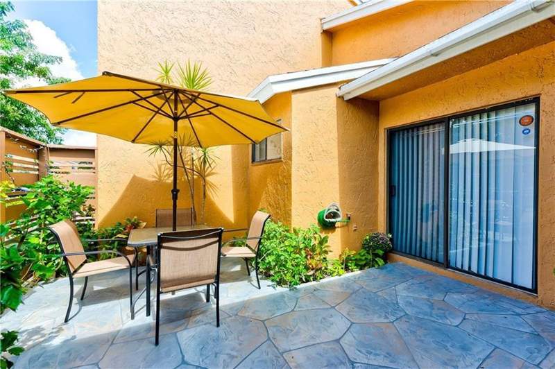 2 bedroom Villa at 8007 NW 71st Court, Woodmont Tracts 72 A & 72, Tamarac — photo 2