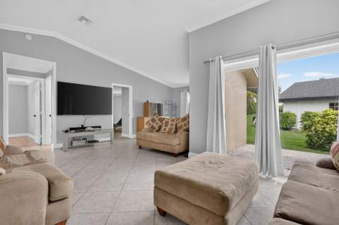 7516 NW 88th Terrace, Tamarac FL - photo 11 of 32