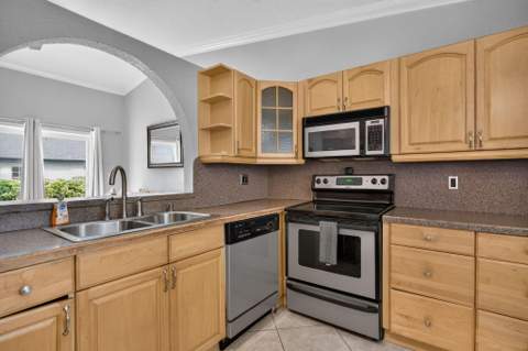 7516 NW 88th Terrace, Tamarac FL - photo 6 of 32