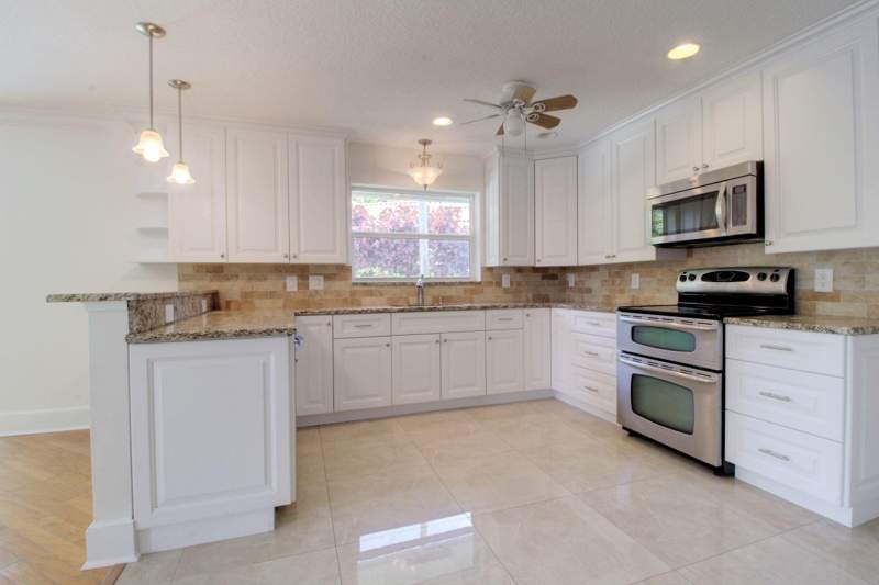 3 bedroom Single Family Residence at 949 Greensward Lane, Fox Hollow, Delray Beach — photo 4