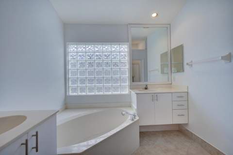 6523 Vía Trento, Delray Beach FL - photo 18 of 52