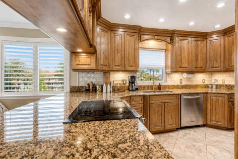 326 Northlake Drive #201, North Palm Beach FL - photo 7 of 28