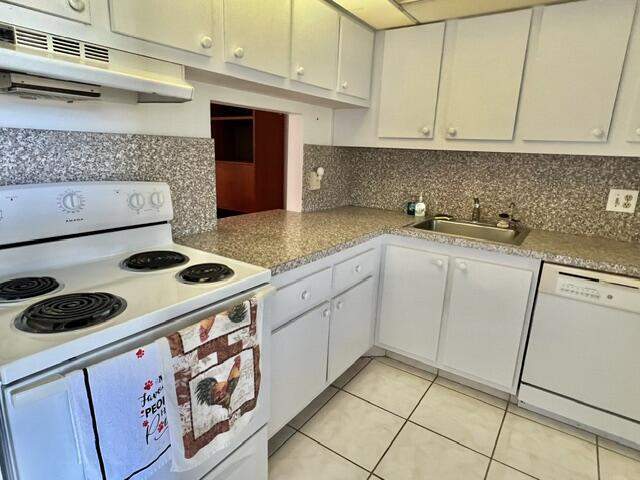 1 bedroom Condominium at 120 Lake Meryl Drive #220, Golden Lakes Village Condo E, West Palm Beach — photo 4
