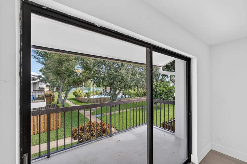 2 bedroom Condominium at 3404 Gardens E Drive #21B, Glenbrook Condo, Palm Beach Gardens — photo 5