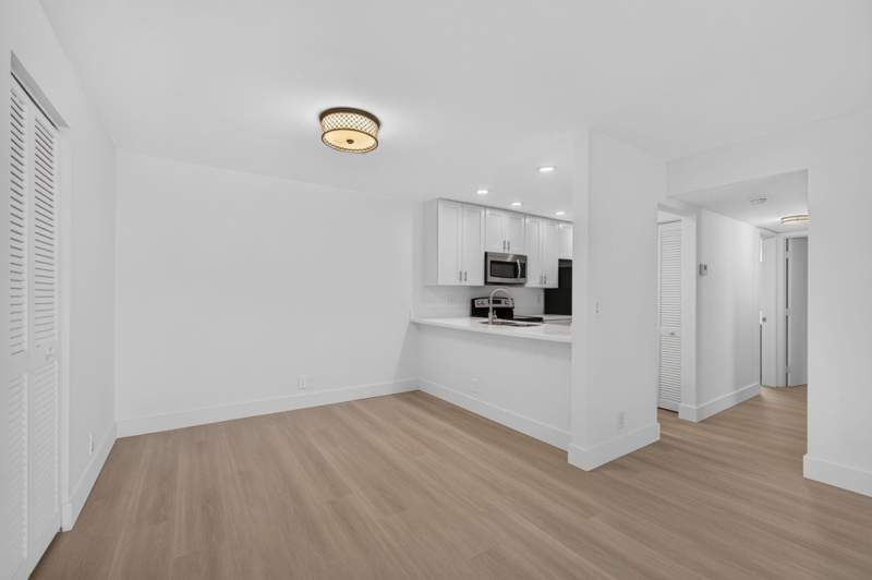 2 bedroom Condominium at 3404 Gardens E Drive #21B, Glenbrook Condo, Palm Beach Gardens — photo 4
