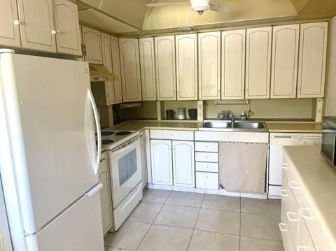 159 Keswick C, Deerfield Beach FL - photo 10 of 58