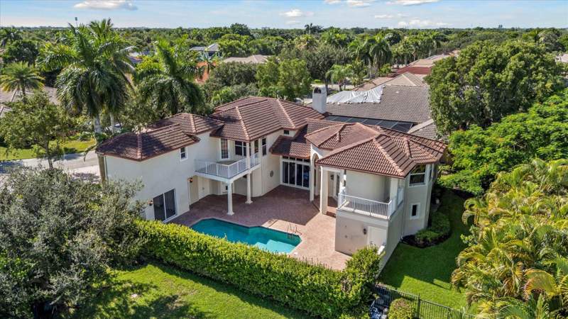 5 bedroom Single Family Residence at 6162 NW 121st Avenue, Heron Bay Two, Coral Springs — photo 2