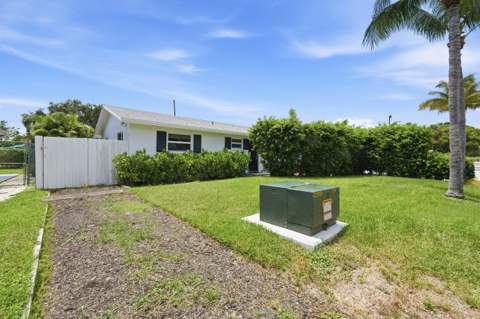 354 Edmor Road, West Palm Beach FL - photo 14 of 30