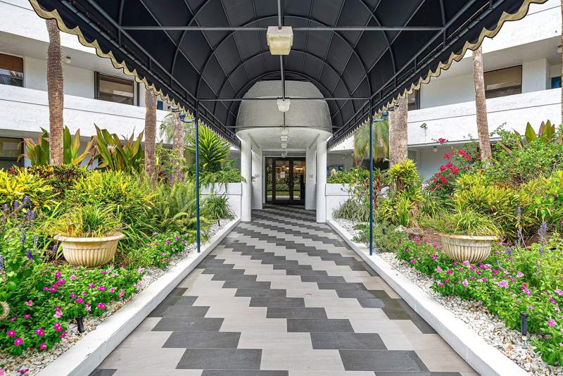 2 bedroom Condominium at 1850 Homewood Boulevard #1030, Eastwinds At Crosswinds, Delray Beach — photo 2