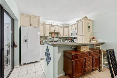6197 SE Riverboat Drive, Stuart FL - photo 14 of 47
