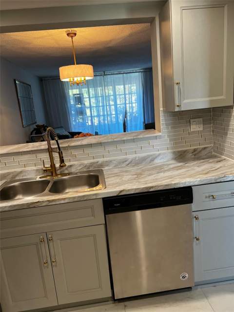 9070 Lime Bay Boulevard #209, Tamarac FL - photo 20 of 27