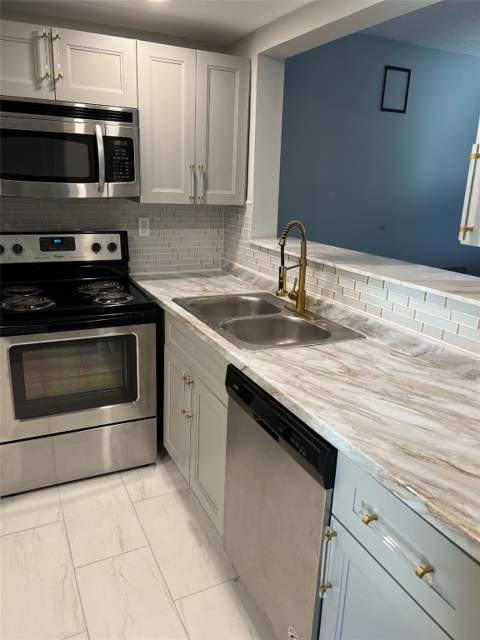 9070 Lime Bay Boulevard #209, Tamarac FL - photo 23 of 27