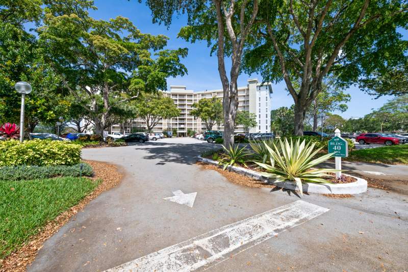 2 bedroom Condominium at 3051 N Course Drive #211, No 40 Palm-Aire Country Club, Pompano Beach — photo 2