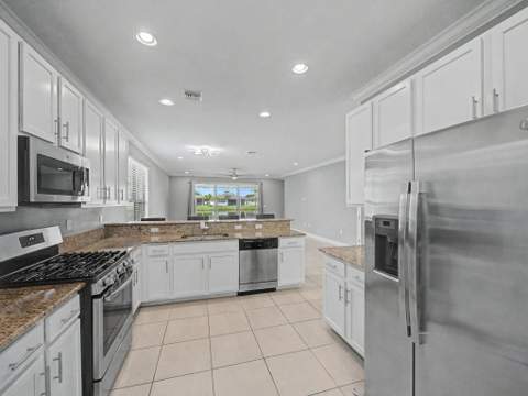 11826 SW Brighton Falls Drive, Port St. Lucie FL - photo 10 of 108