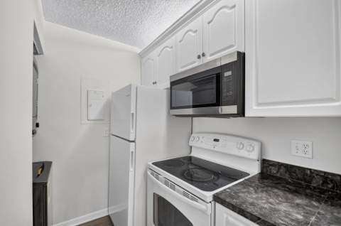 623 Sea Pine Way #E2, Greenacres FL - photo 8 of 22