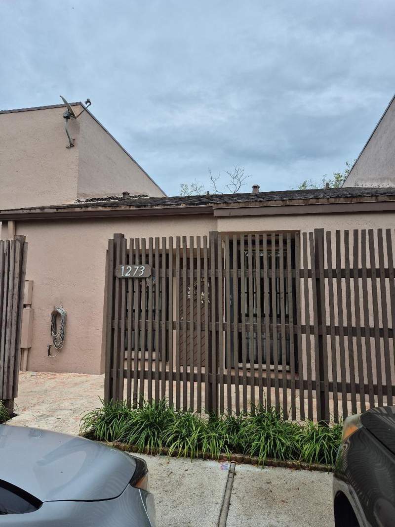 2 bedroom Townhouse at 1273 NW 122nd Terrace, Pembroke Lakes Section Seven, Pembroke Pines — photo 3