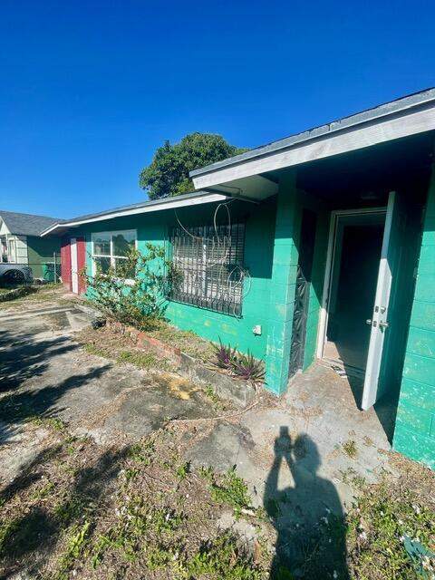 3 bedroom Single Family Residence at 3106 Tropic Boulevard, Sheraton Plaza Unit 2 Replat, Fort Pierce — photo 4