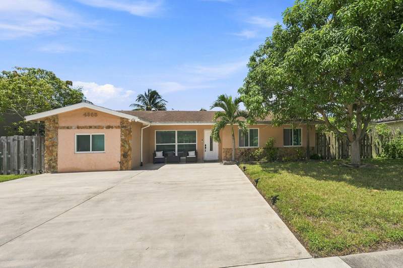4 bedroom Single Family Residence at 4665 NW 113th Avenue, Sunrise Golf Village Sec 26, Sunrise — photo 4