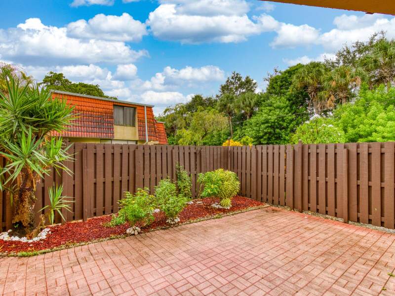2 bedroom Townhouse at 23078 Oxford Place #Apt D, Boca Rio North, Boca Raton — photo 3