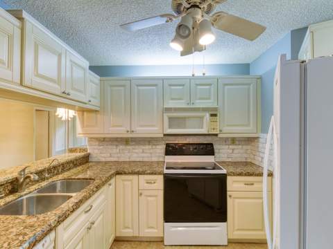 23078 Oxford Place #Apt D, Boca Raton FL - photo 18 of 58