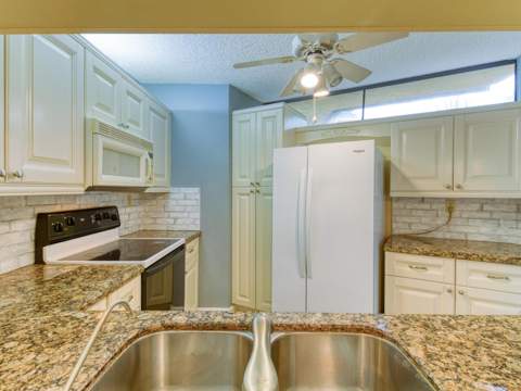 23078 Oxford Place #Apt D, Boca Raton FL - photo 20 of 58