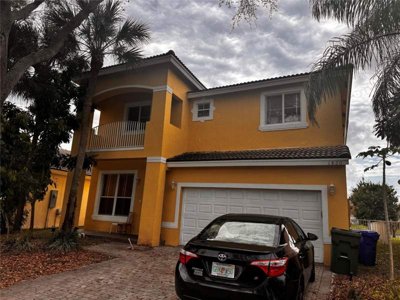 4 bedroom Single Family Residence at 1820 NW 78th Avenue, Walnut Creek, Pembroke Pines — photo 3