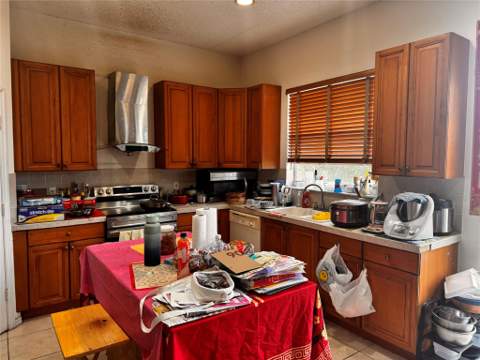 1820 NW 78th Avenue, Pembroke Pines FL - photo 6 of 13