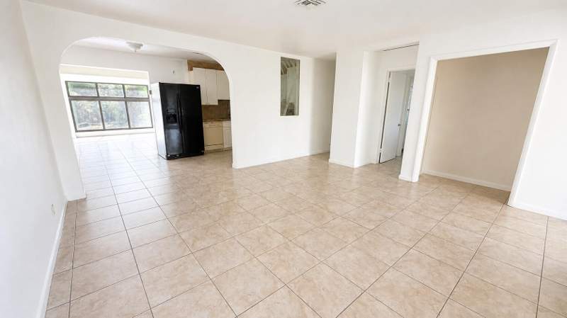 3 bedroom Single Family Residence at 360 NW 65th Avenue, Plantation Court, Plantation — photo 3