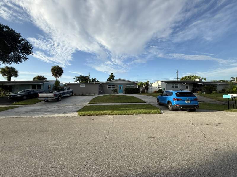 3 bedroom Single Family Residence at 4400 Applecrest Drive, Palm Beach Square Unit 5, Palm Beach Gardens — photo 2