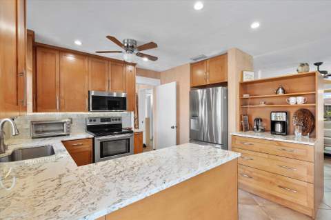 3241 NE 9th Terrace, Pompano Beach FL - photo 13 of 55