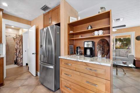 3241 NE 9th Terrace, Pompano Beach FL - photo 16 of 55