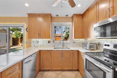 3241 NE 9th Terrace, Pompano Beach FL - photo 18 of 55